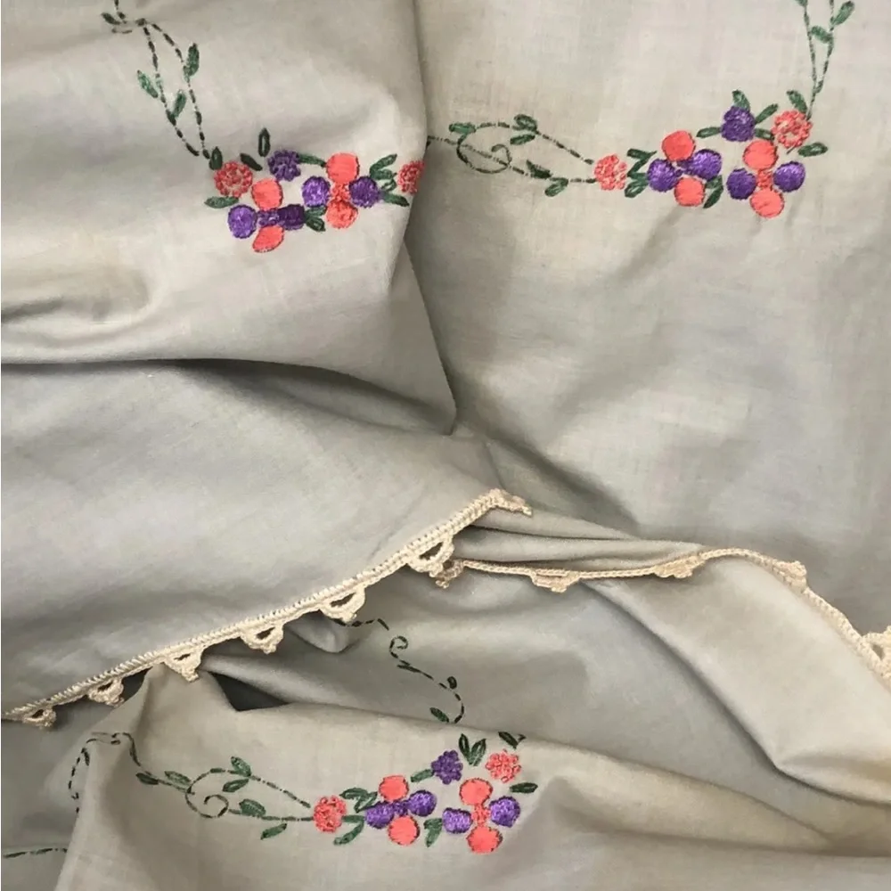 Set of 1 Hand Embroidered Tablecloth 6 Napkins Cross Stitch Cotton Vintage